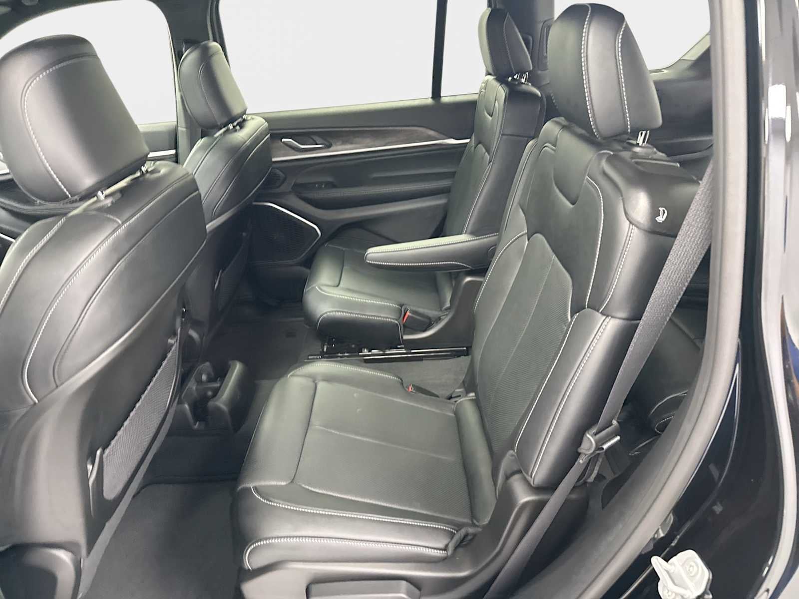 2027 Jeep Grand Cherokee L Limited Reserve