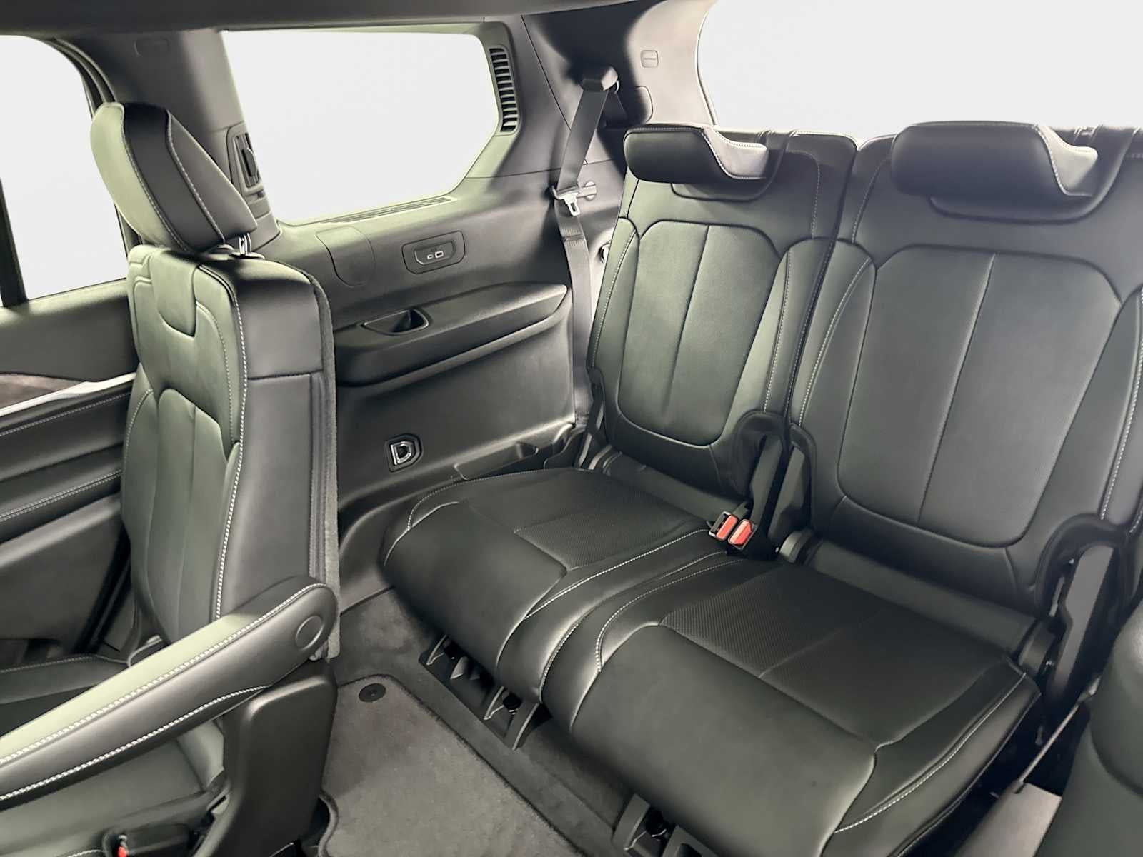 2027 Jeep Grand Cherokee L Limited Reserve