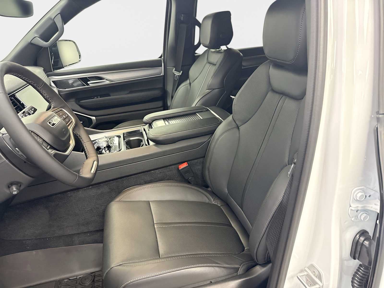2026 Jeep Grand Wagoneer GRAND WAGONEER UPLAND 4X4