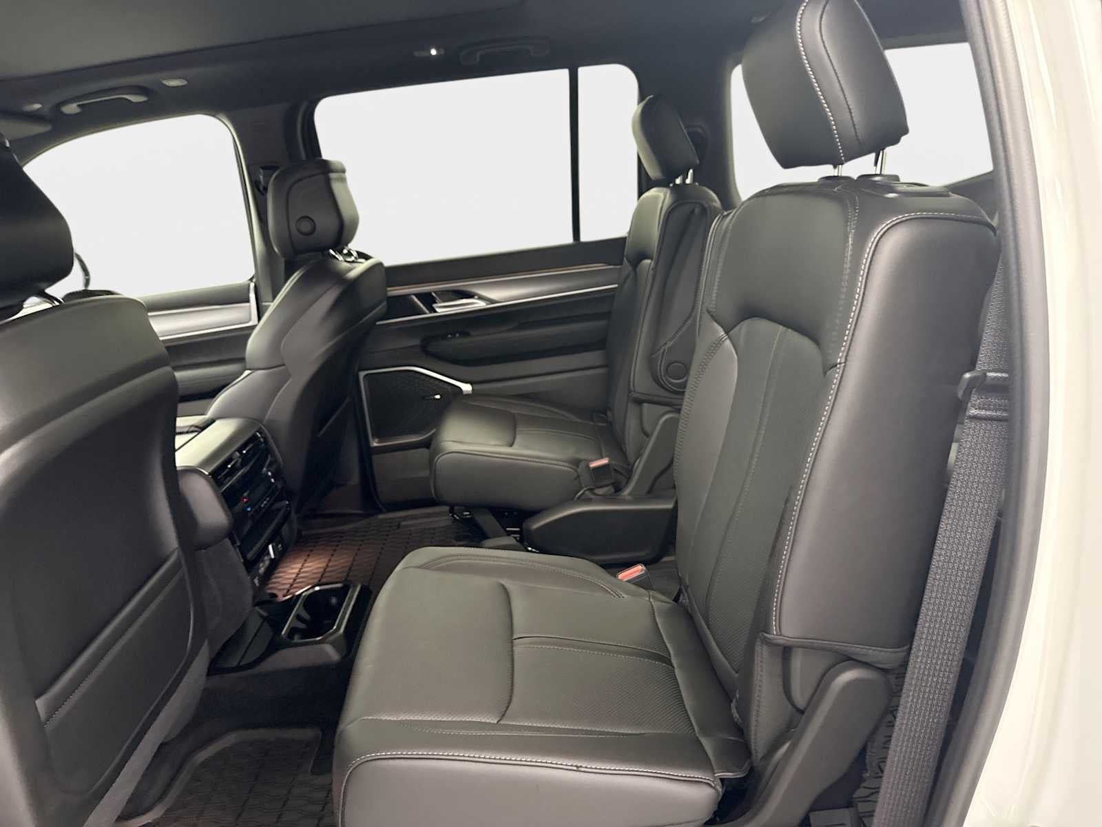 2026 Jeep Grand Wagoneer GRAND WAGONEER UPLAND 4X4