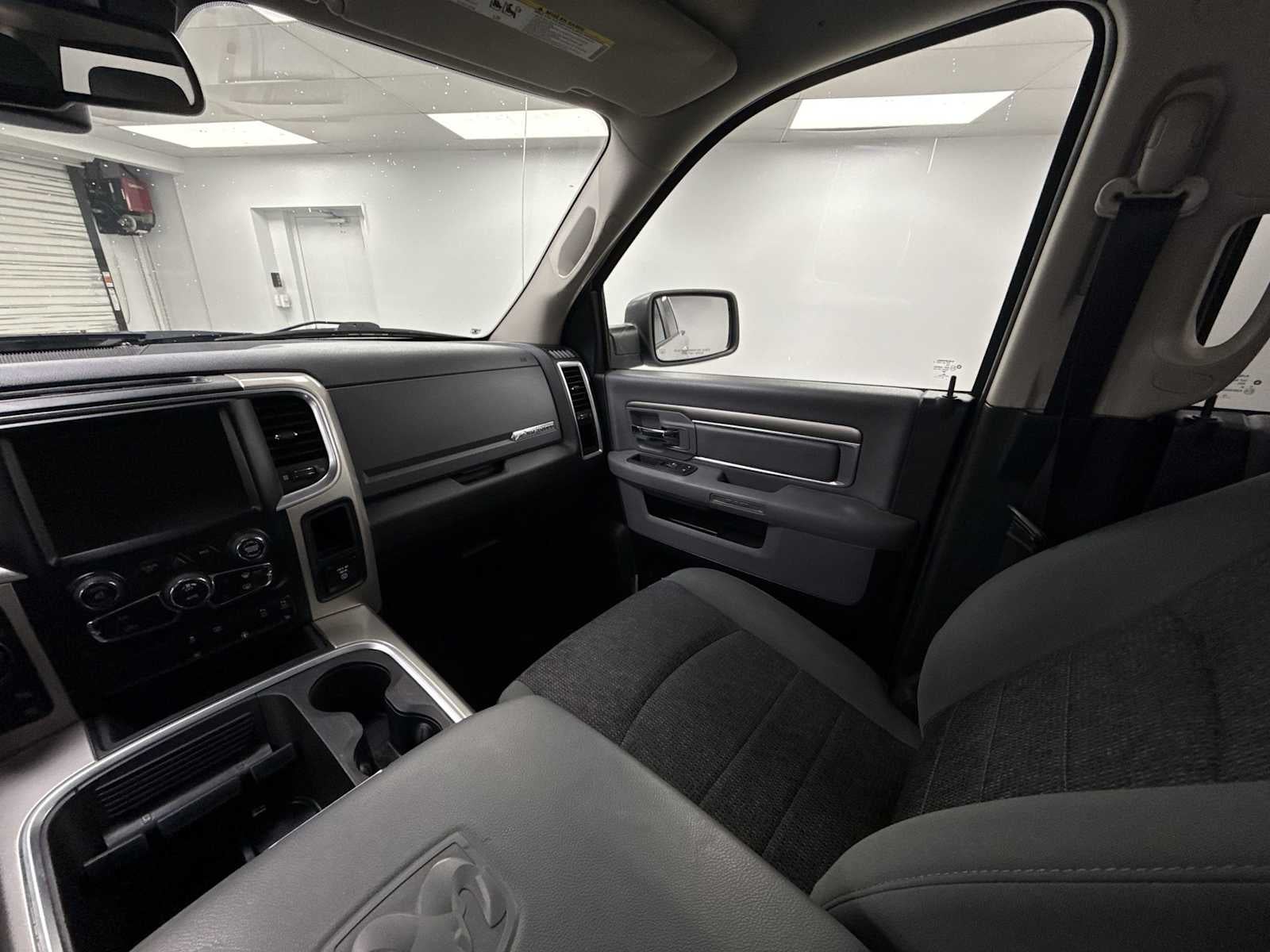 2017 RAM 1500 Big Horn Crew Cab 4x4 5'7' Box