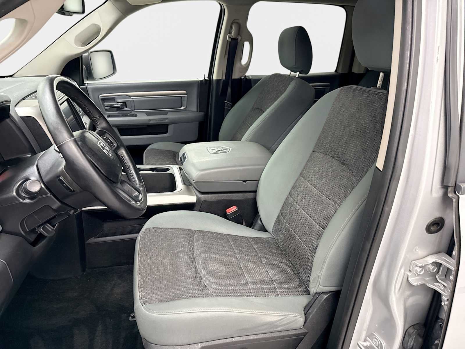 2017 RAM 1500 Big Horn Crew Cab 4x4 5'7' Box