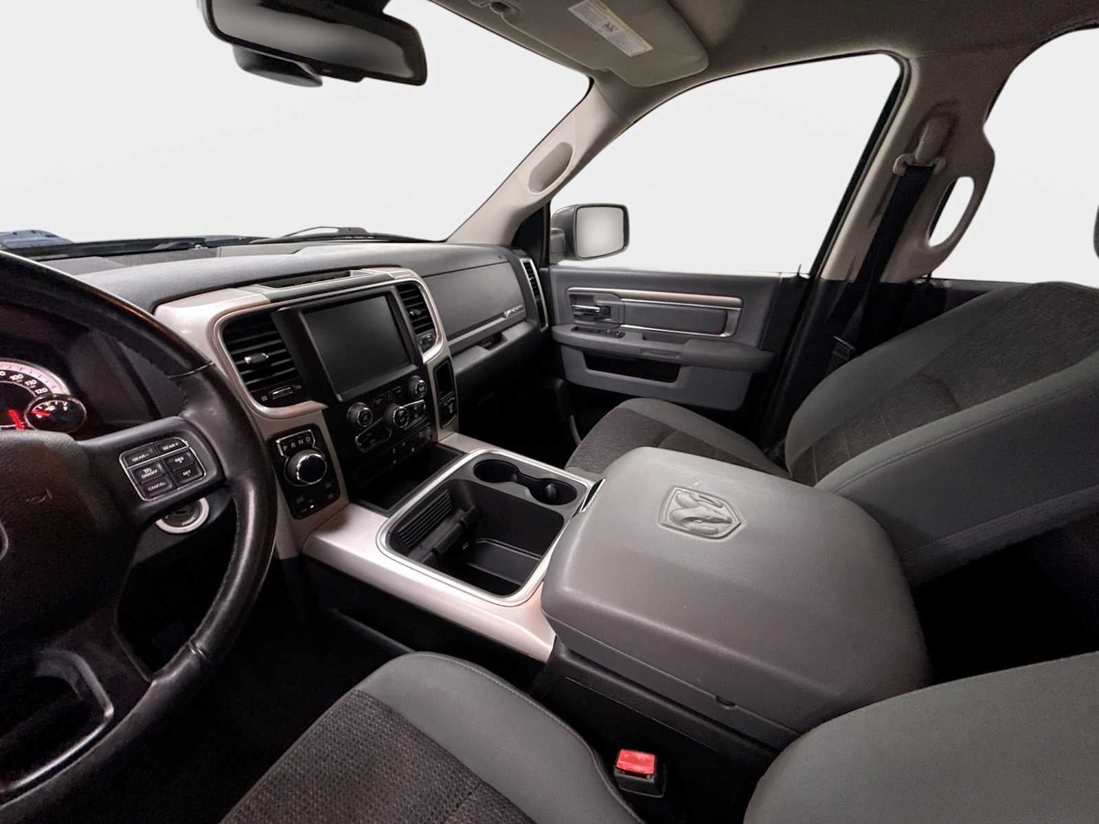 2017 RAM 1500 Big Horn Crew Cab 4x4 5'7' Box