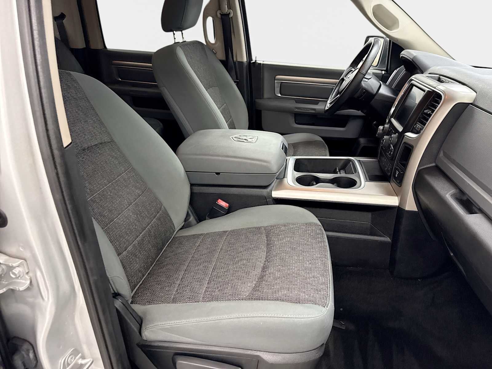 2017 RAM 1500 Big Horn Crew Cab 4x4 5'7' Box