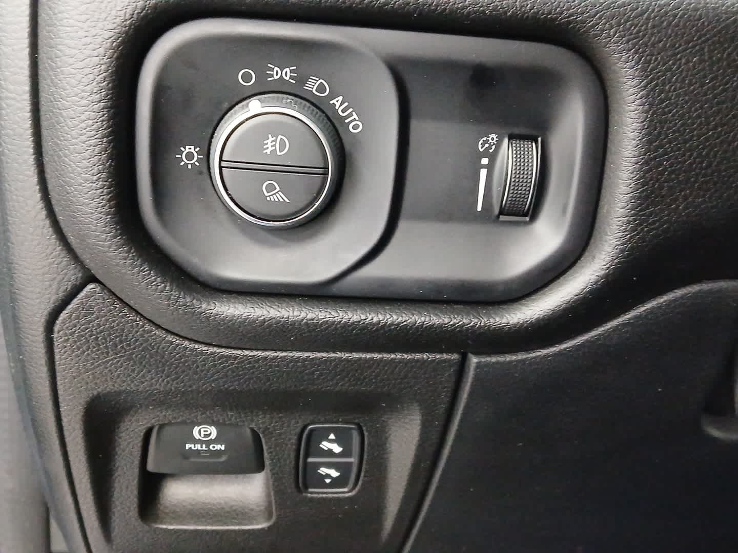 2023 RAM 1500 Big Horn Crew Cab 4x4 5'7' Box