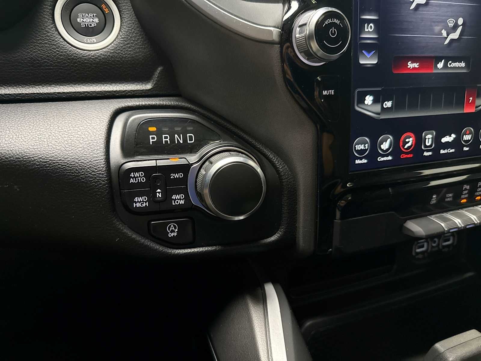 2021 RAM 1500 Big Horn Crew Cab 4x4 5'7' Box