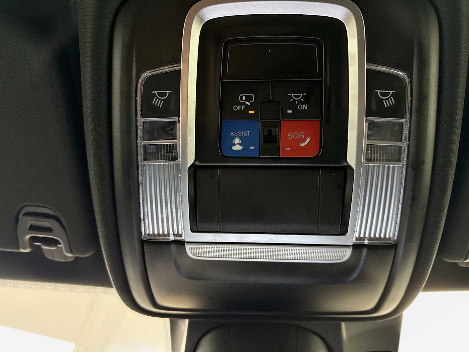 2024 RAM 1500 Laramie Crew Cab 4x4 5'7' Box