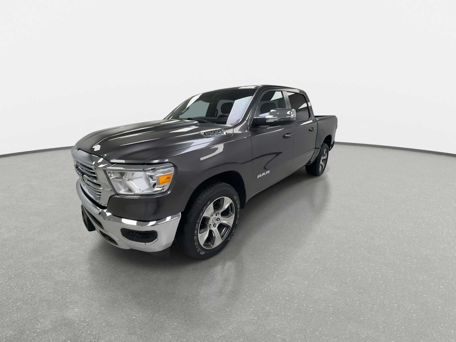 2024 RAM 1500 Laramie Crew Cab 4x4 5'7' Box