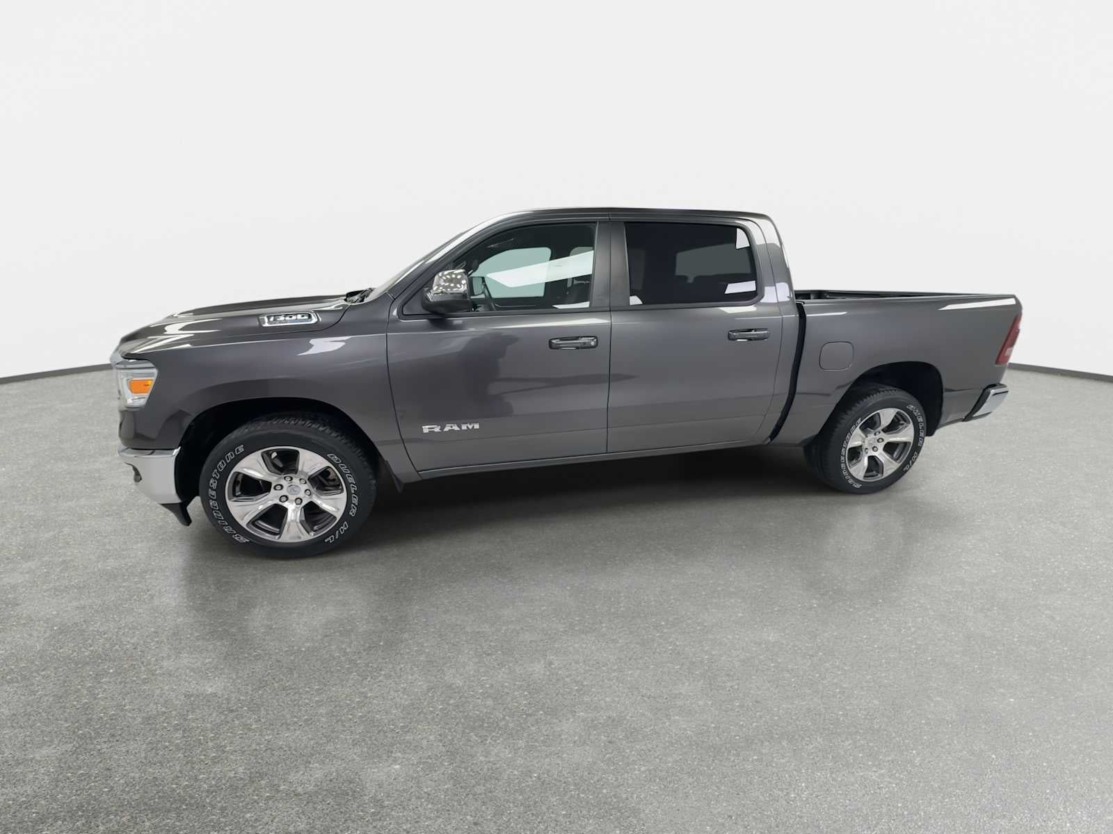 2024 RAM 1500 Laramie Crew Cab 4x4 5'7' Box
