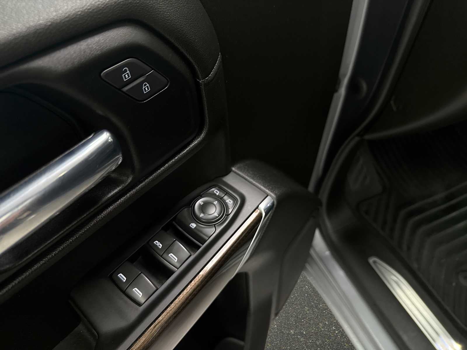 2022 Chevrolet Silverado 1500 LTD 4WD Crew Cab Short Bed RST