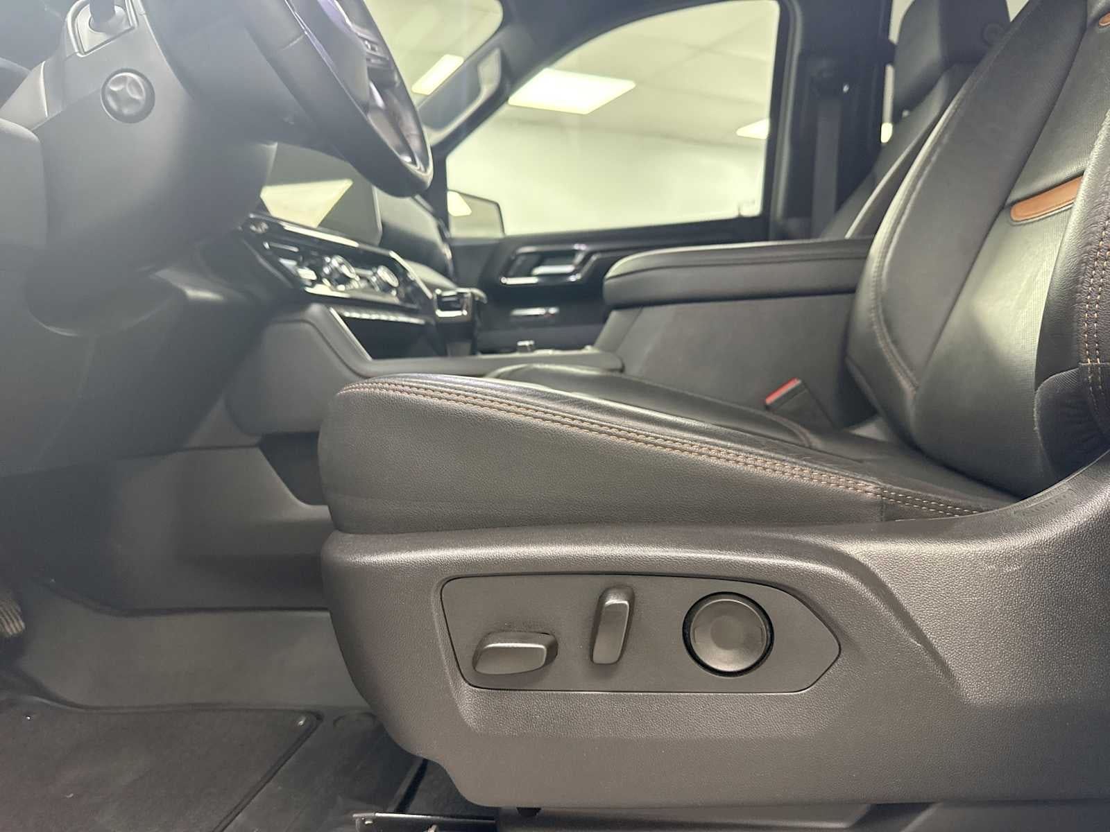 2025 GMC Sierra 1500 4WD Crew Cab Short Box AT4