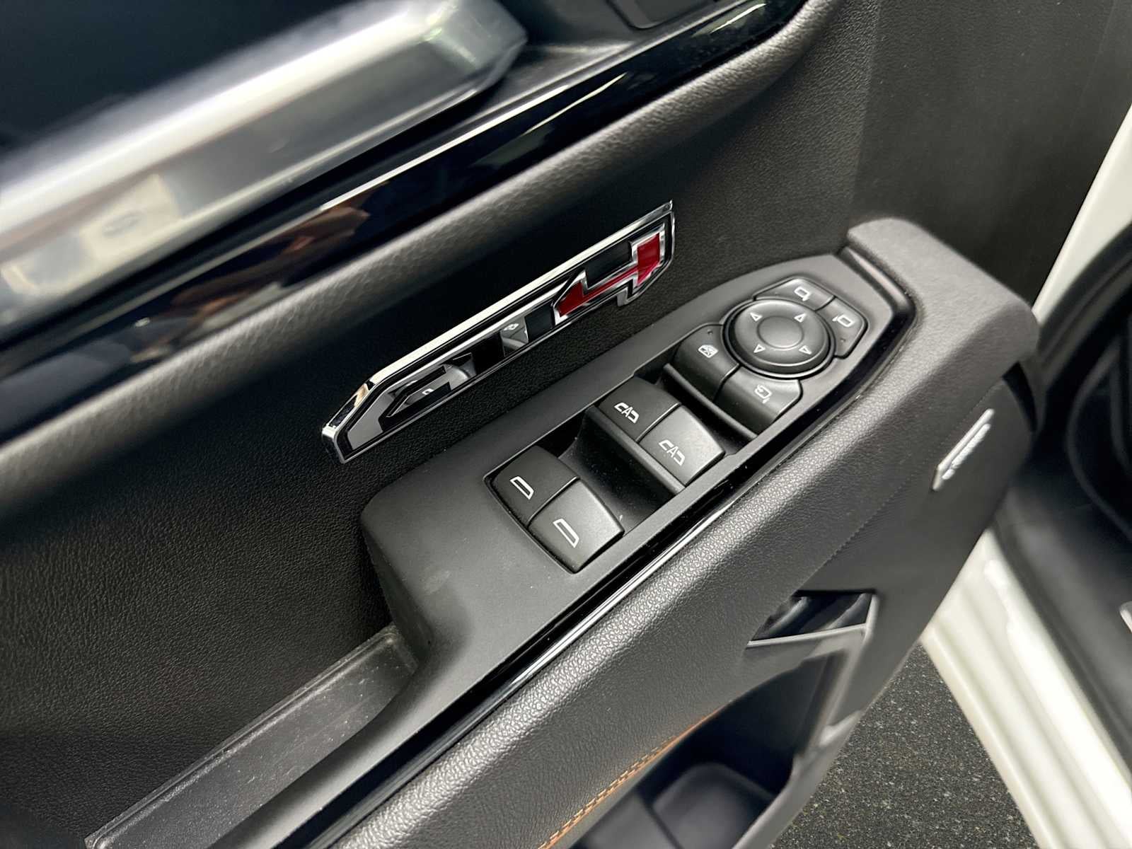 2025 GMC Sierra 1500 4WD Crew Cab Short Box AT4