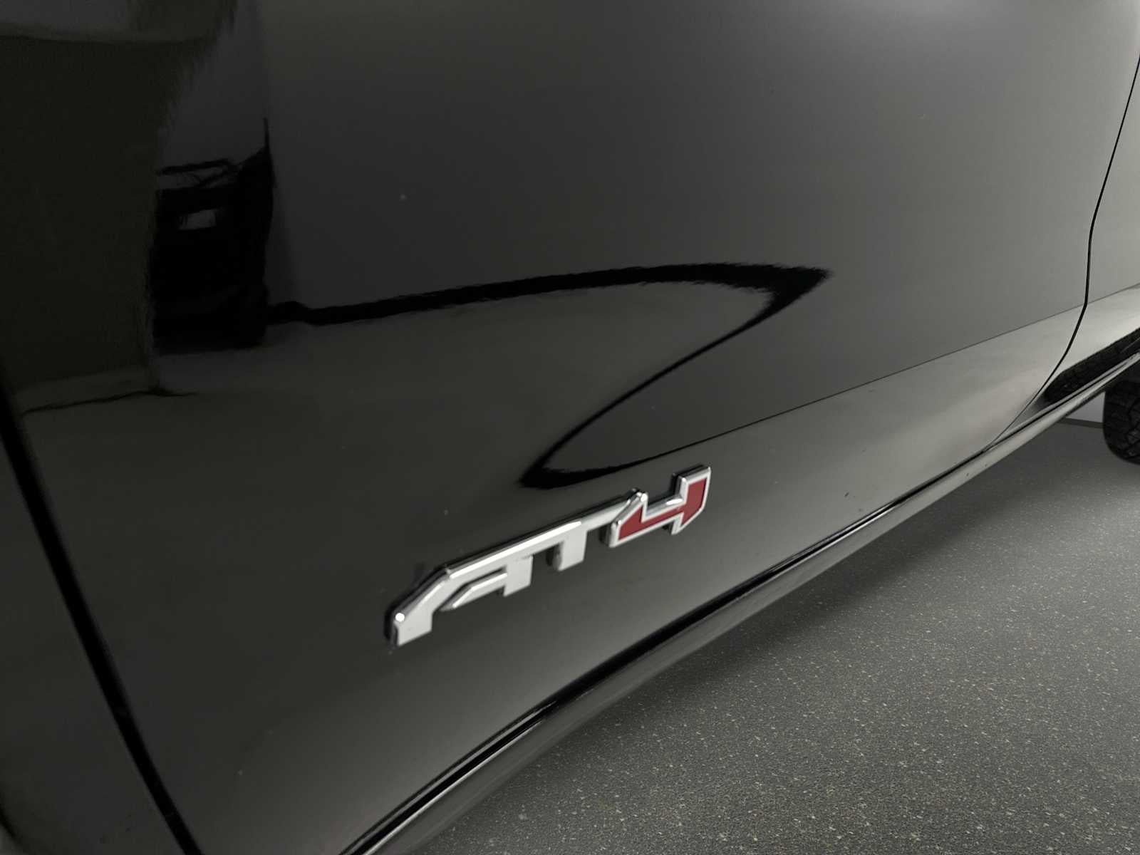 2023 GMC Sierra 1500 4WD Crew Cab Short Box AT4