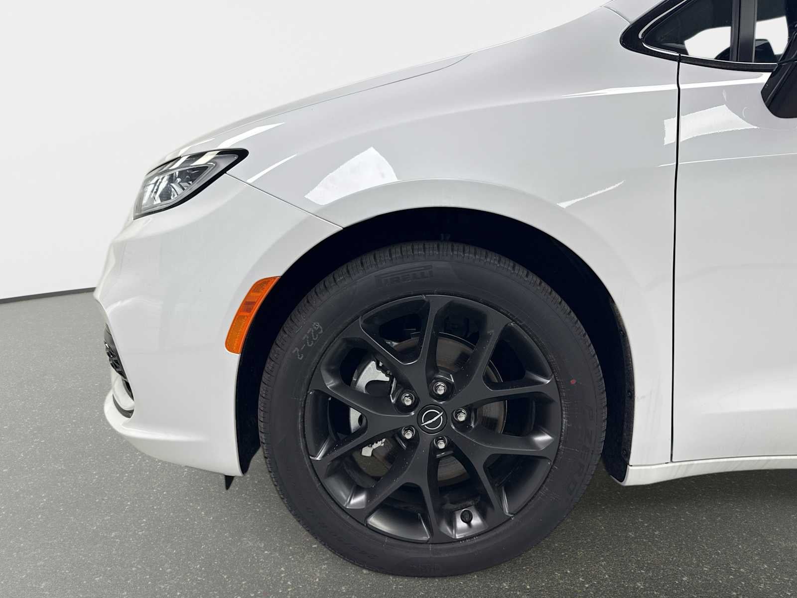 2026 Chrysler Pacifica Select - Photo 18