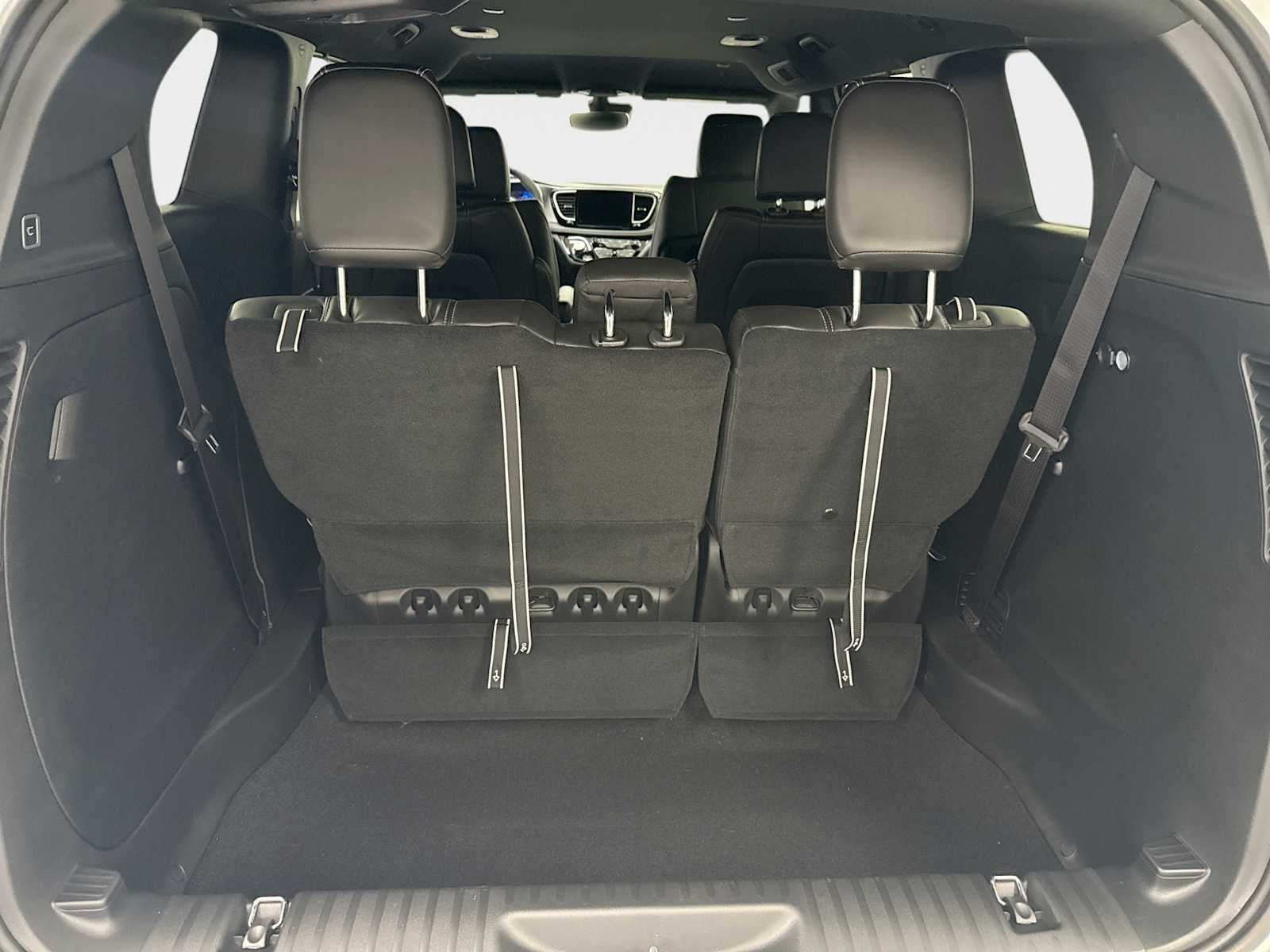 2026 Chrysler Pacifica Select - Photo 19