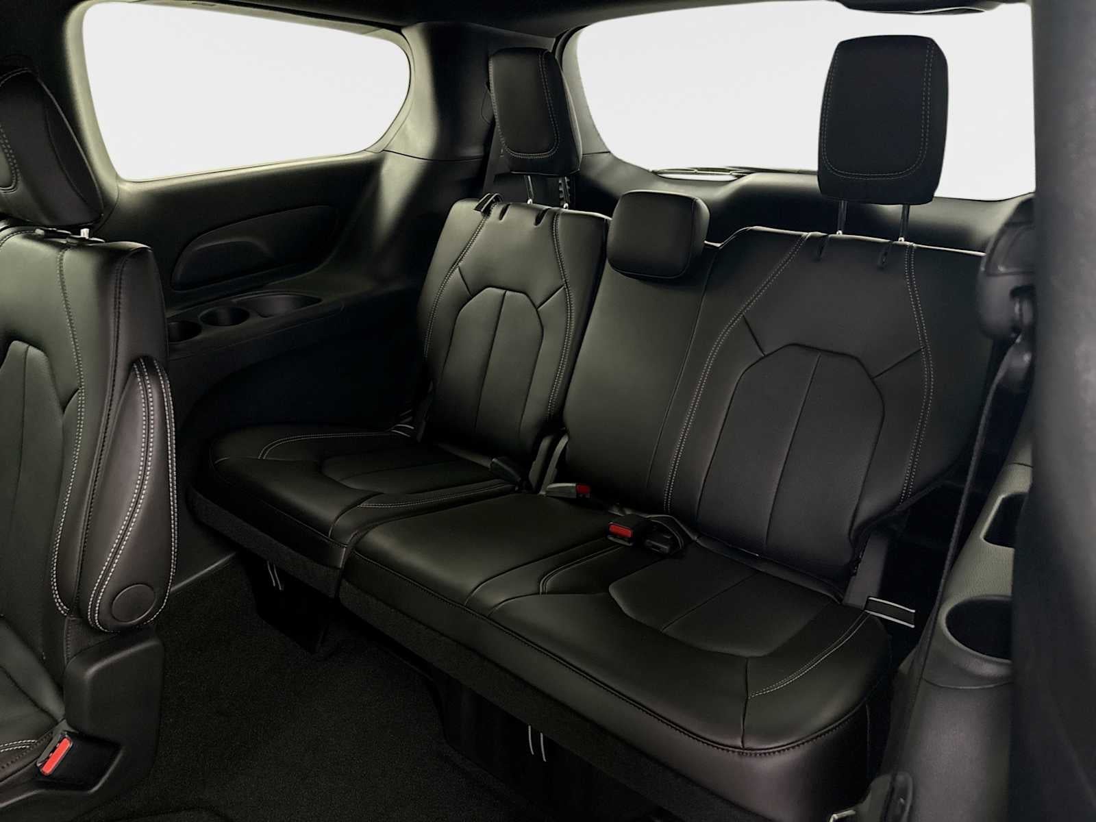 2026 Chrysler Pacifica Select - Photo 24