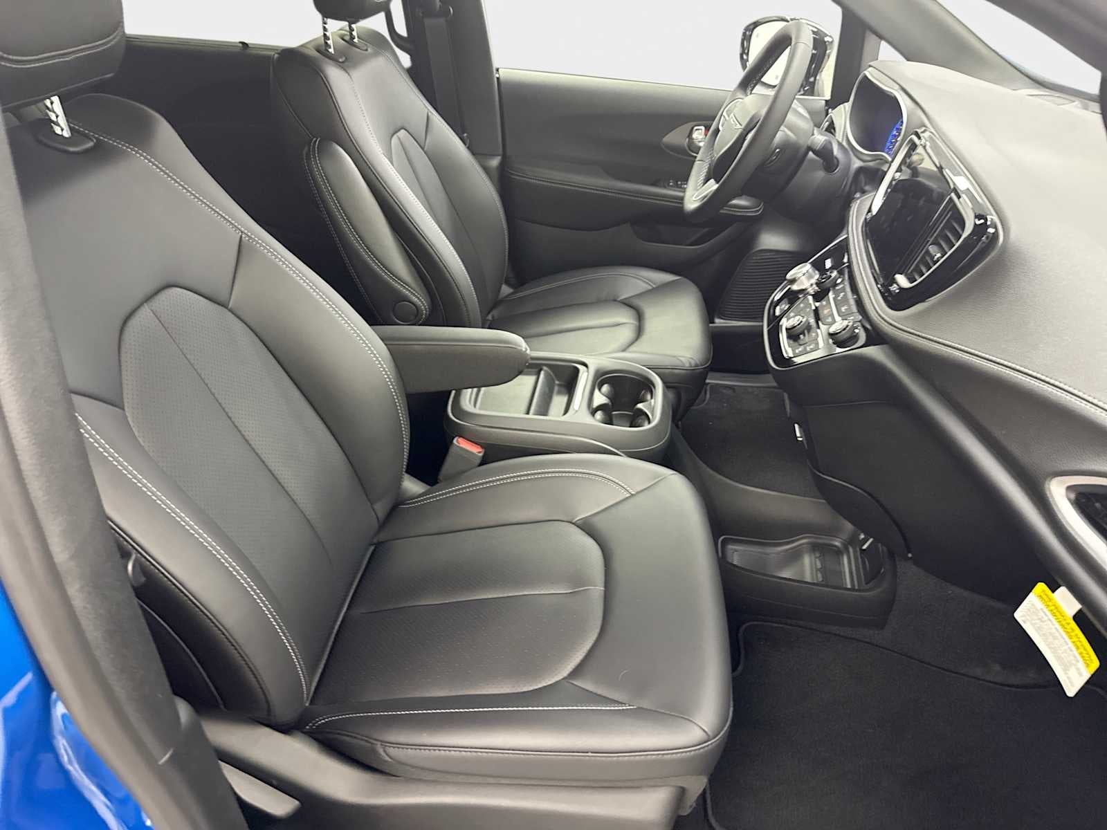 2027 Chrysler Pacifica PACIFICA SELECT