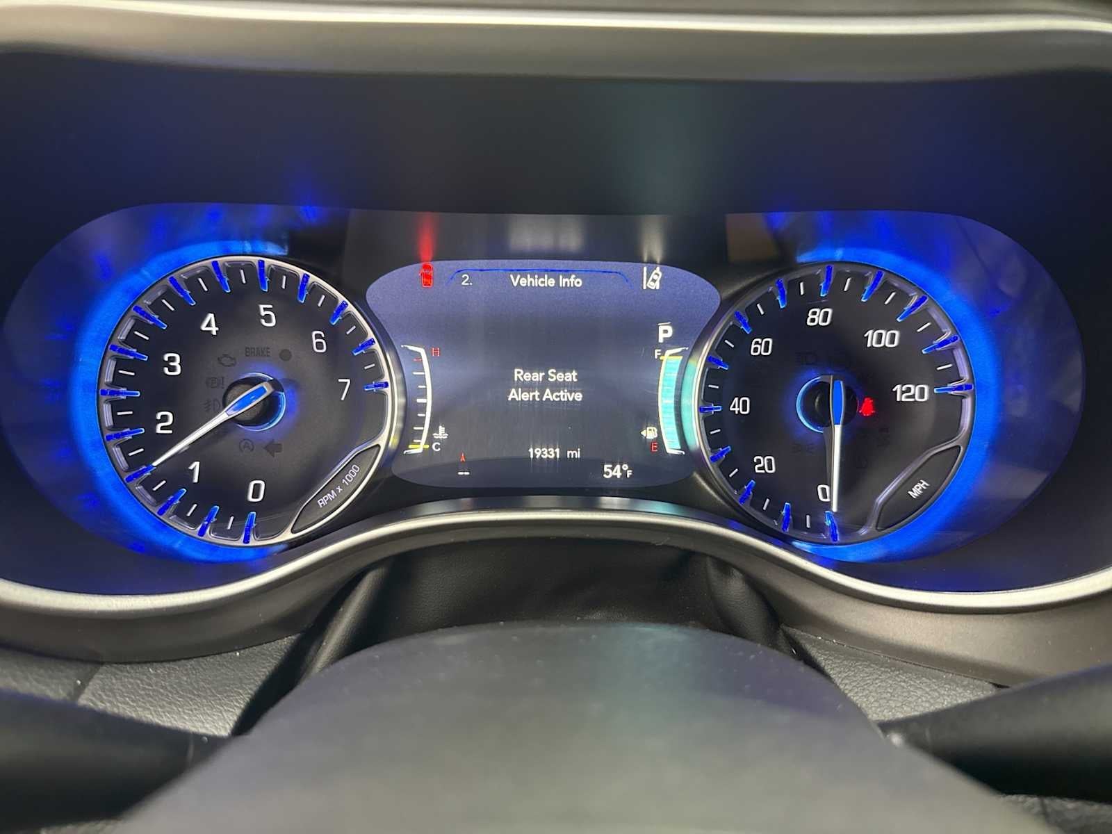 2025 Chrysler Pacifica Select