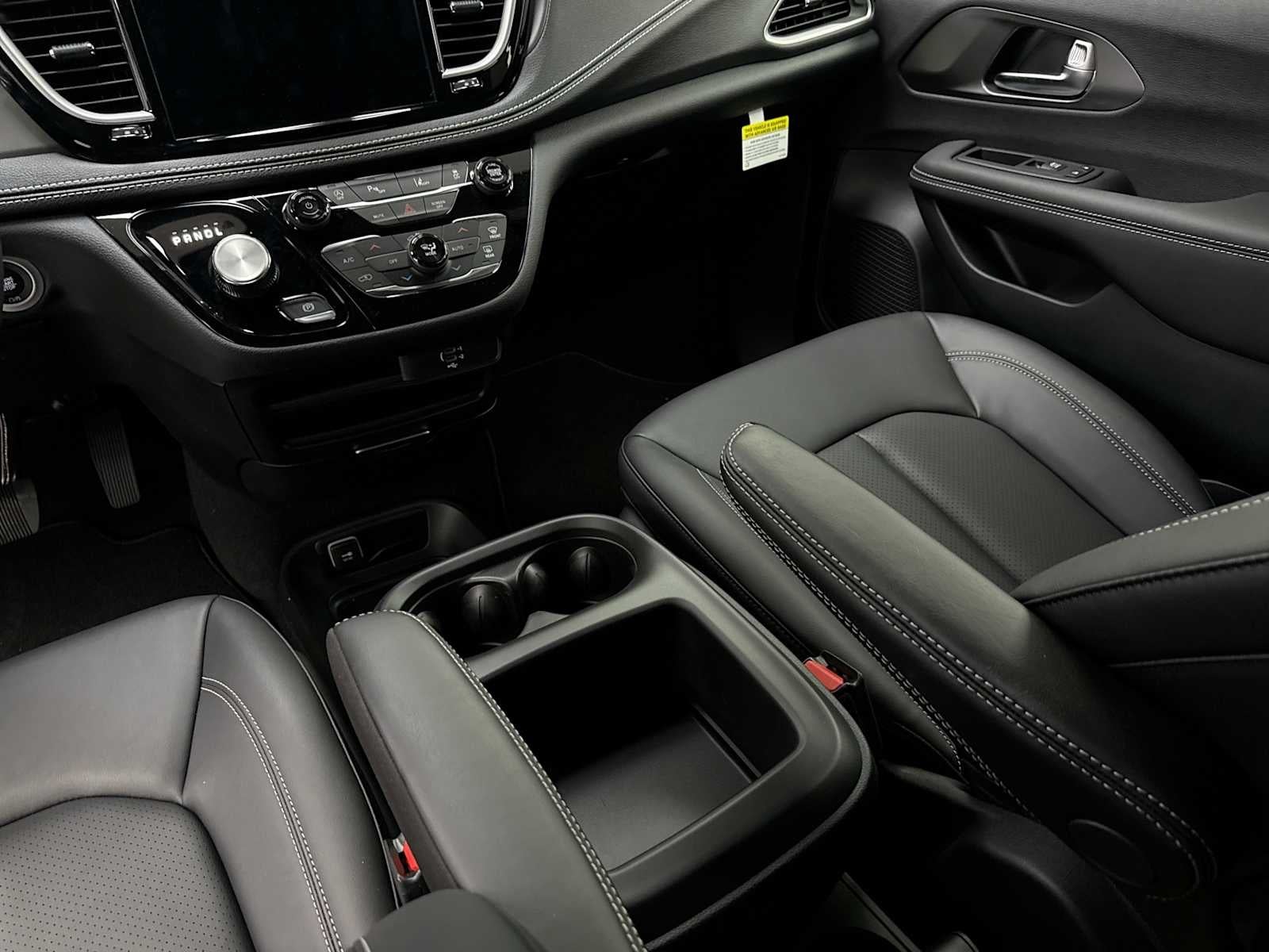 2026 Chrysler Pacifica Select - Photo 22