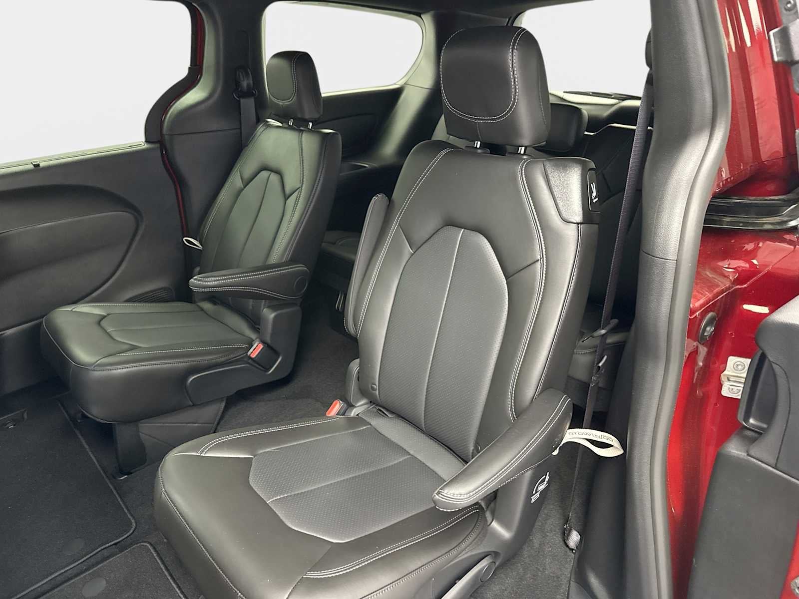 2026 Chrysler Pacifica Select - Photo 24