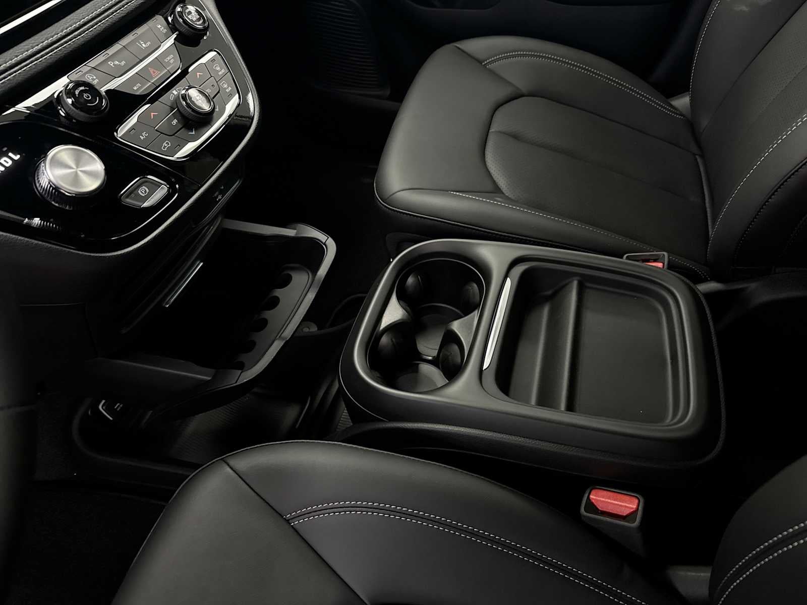 2027 Chrysler Pacifica PACIFICA SELECT