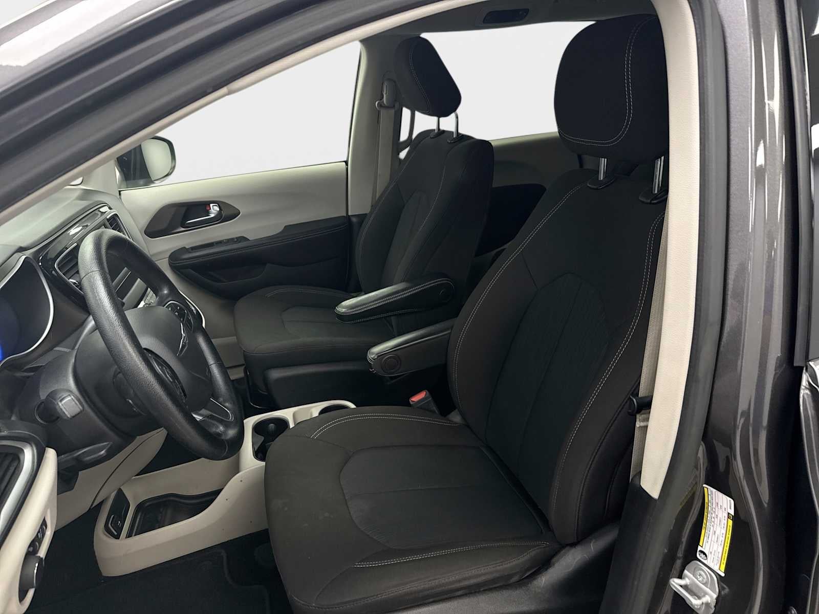 2021 Chrysler Voyager LX