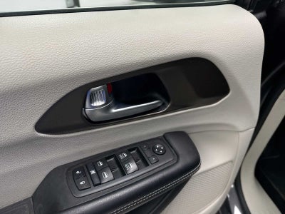 2021 Chrysler Voyager LX