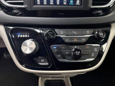 2021 Chrysler Voyager LX