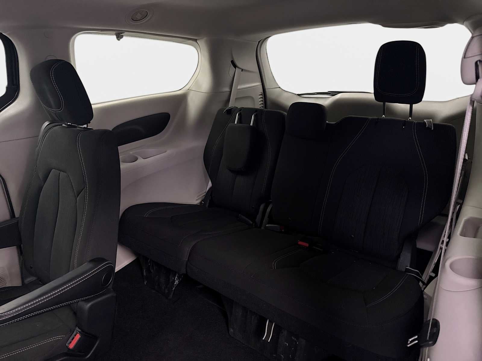 2021 Chrysler Voyager LX