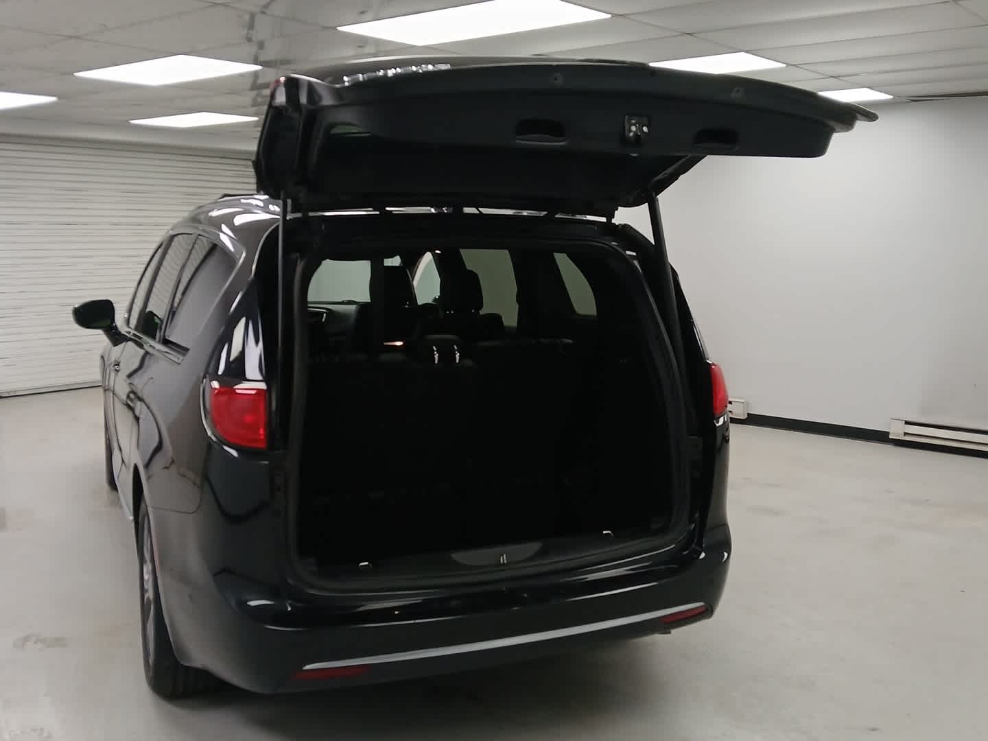 2020 Chrysler Pacifica 35th Anniversary Limited