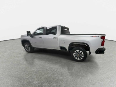 2022 Chevrolet Silverado 2500HD 4WD Crew Cab Standard Bed Custom