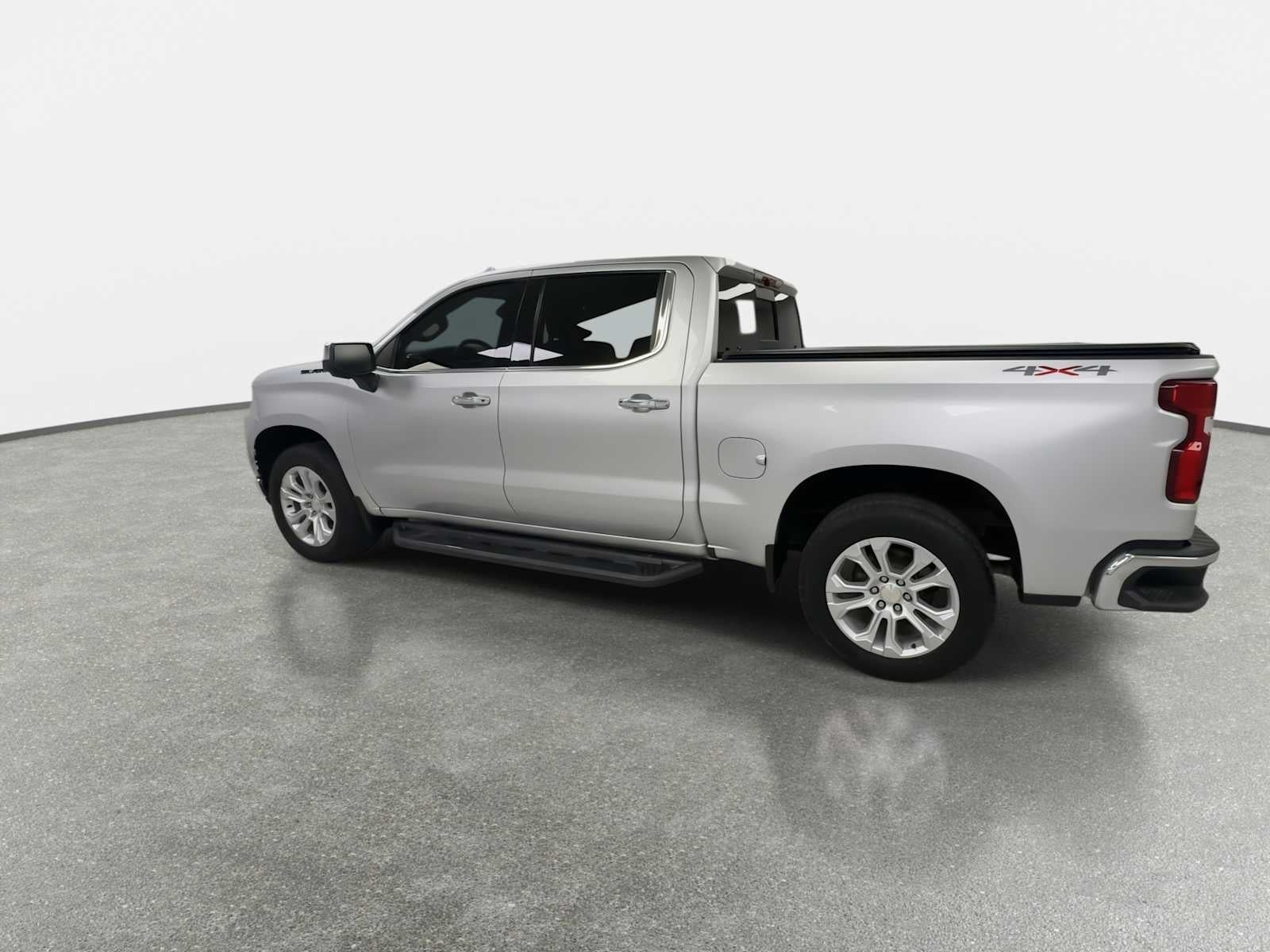 2020 Chevrolet Silverado 1500 4WD Crew Cab Short Bed LTZ