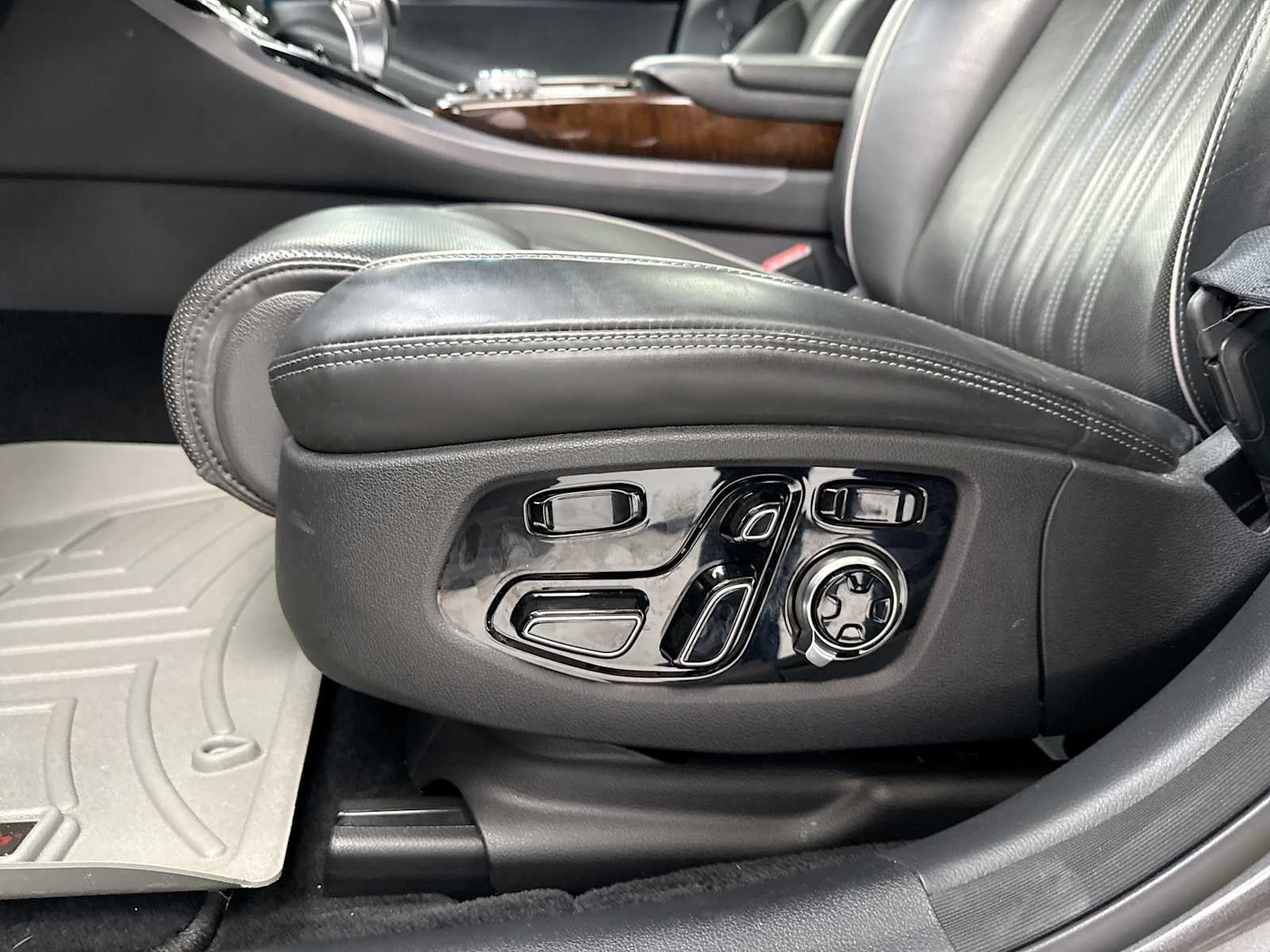 2017 Genesis G90 3.3T Premium