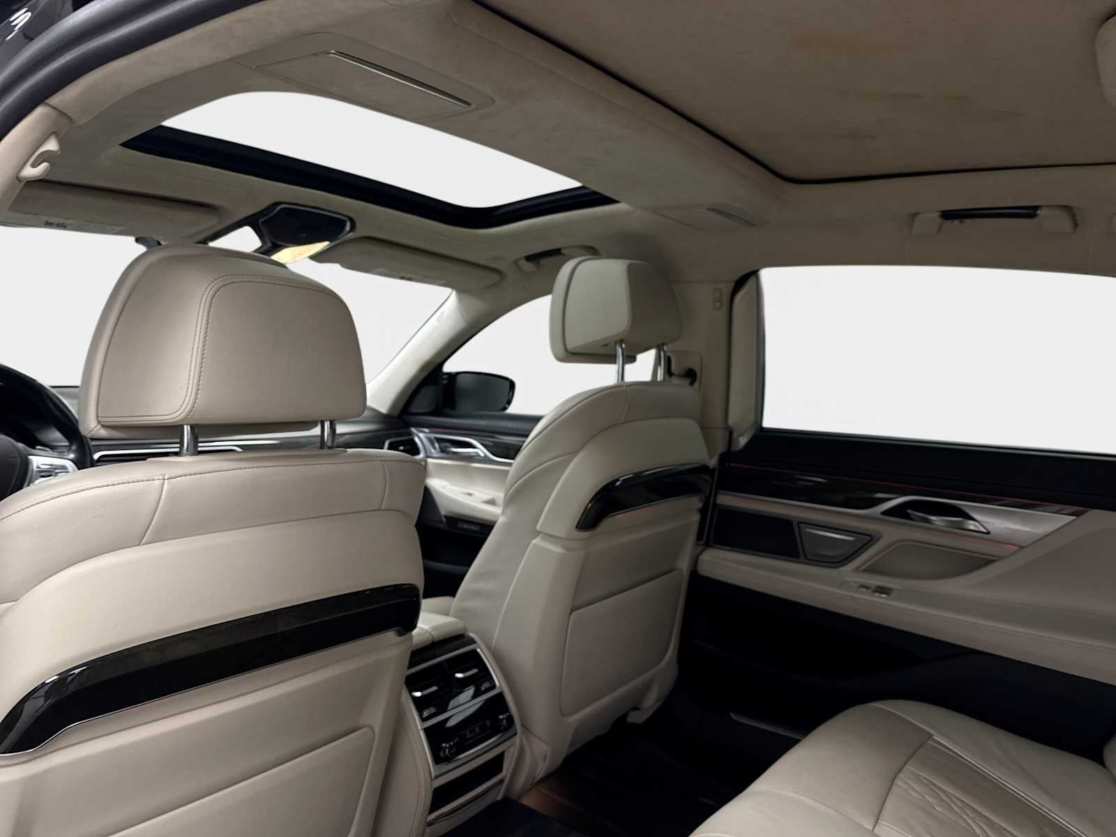 2018 BMW 740i xDrive