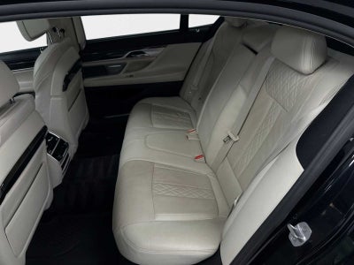 2018 BMW 740i xDrive