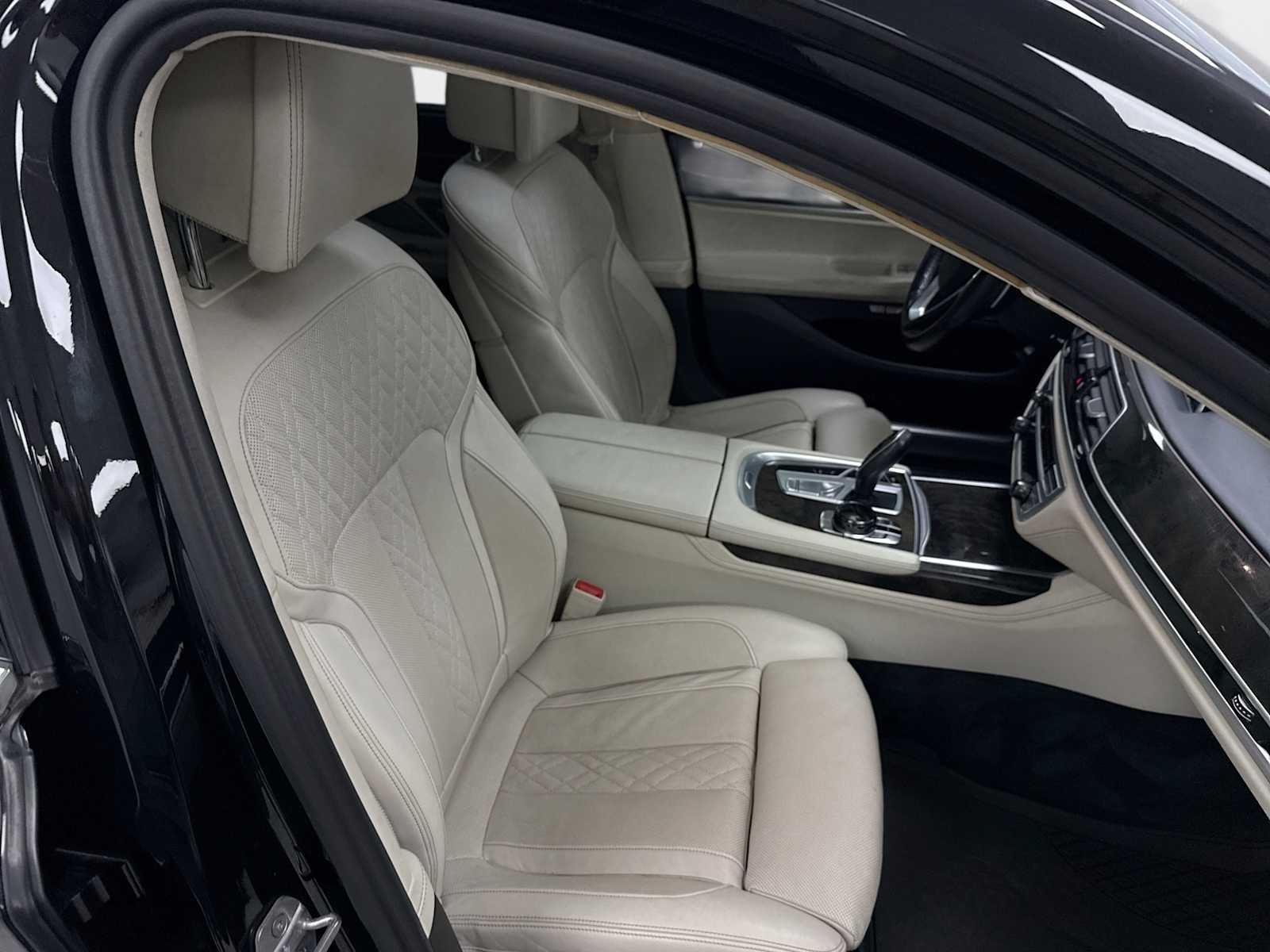 2018 BMW 740i xDrive