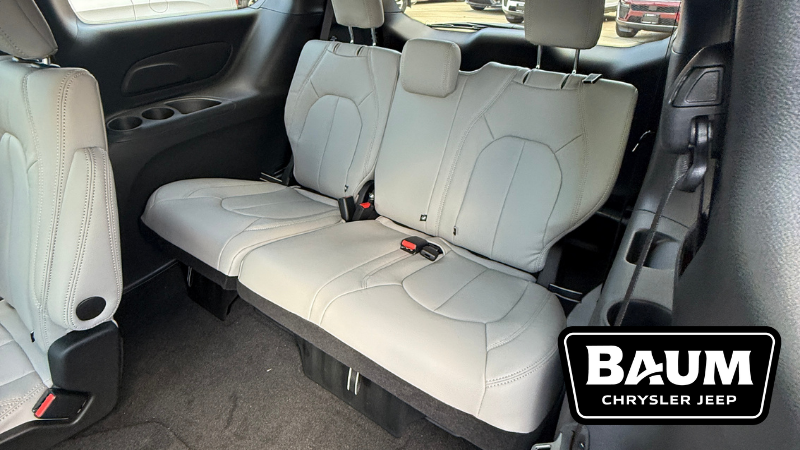 Light dove gray interior on a 2026 Chrysler Pacifica in Clinton, IL